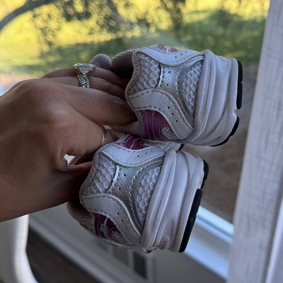 New Balance 530 pink Athletic Shoe Reflection 9c - Picture 4 of 6